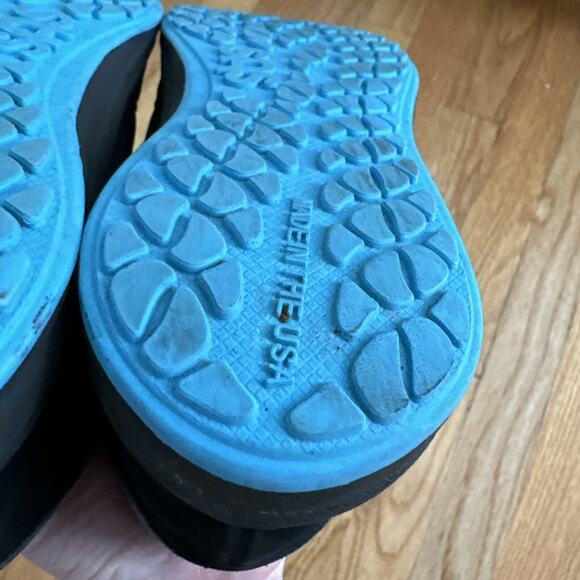 SAS SPORTY WOMEN’s SZ 9 M BLACK tennis Shoe Woth Blue Soles - 107 - Picture 14 of 16